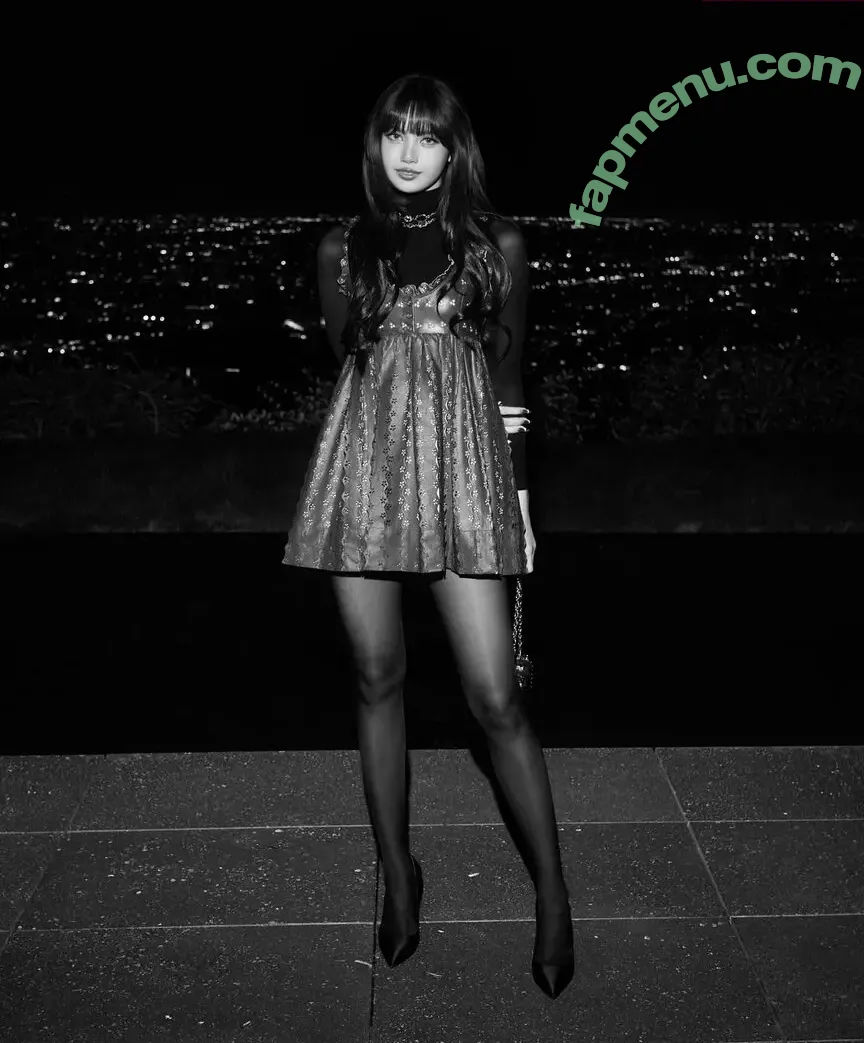 Lisa Blackpink nude photo #3429 (Lisa Blackpink)