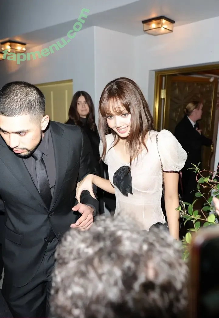 Lisa Blackpink nude photo #3453 (Lisa Blackpink)