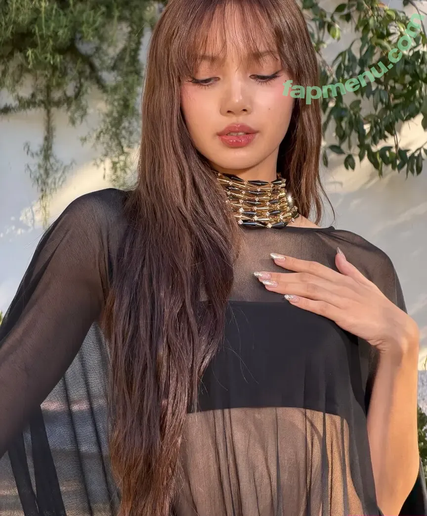 Lisa Blackpink nude photo #3484 (Lisa Blackpink)