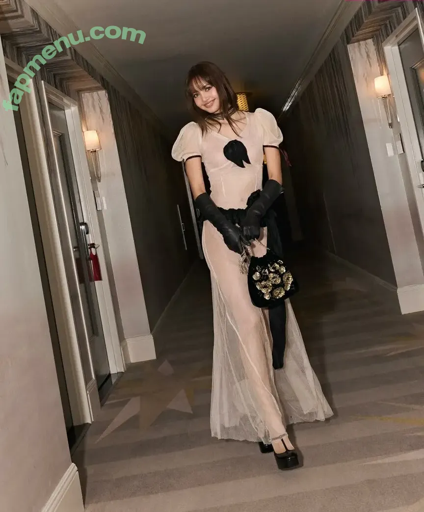 Lisa Blackpink nude photo #3507 (Lisa Blackpink)