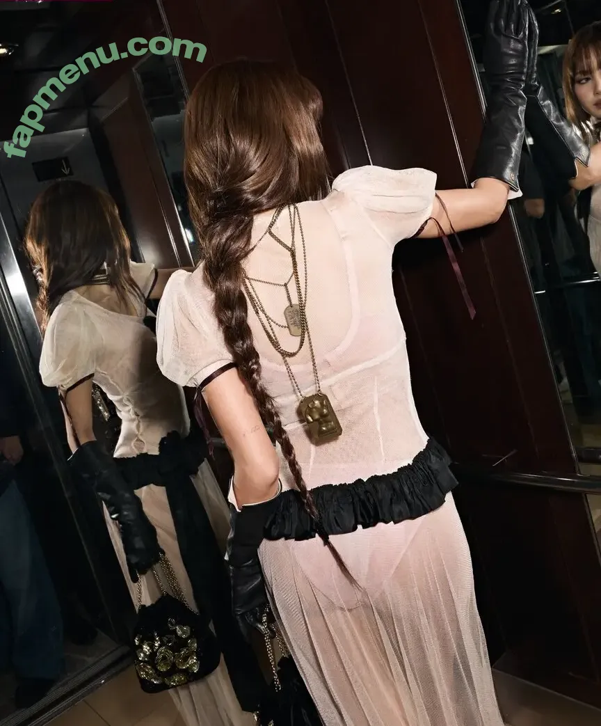 Lisa Blackpink nude photo #3512 (Lisa Blackpink)