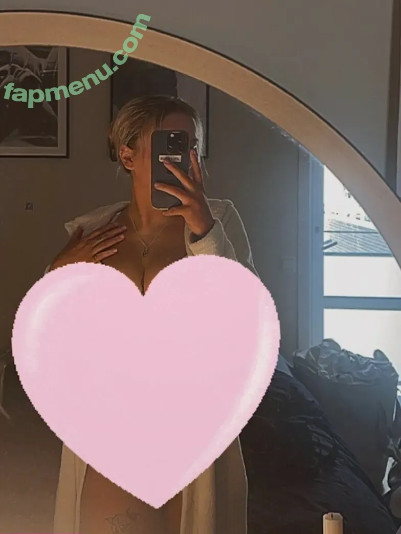 Lisa Brox nude photo #0004 (liisabrox / petiteblondegirl00)