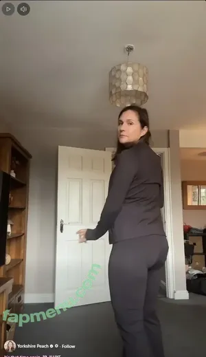 Lisa Dollan / yorkshire_peach nude photo #0062