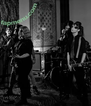 Lisa Foiles / lisafoiles nude photo #0581