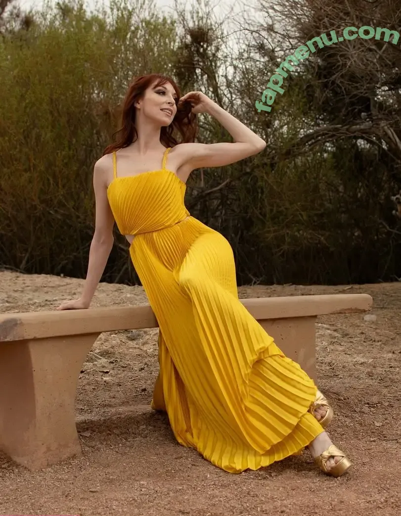 Lisa Foiles nude photo #0331 (lisafoiles)