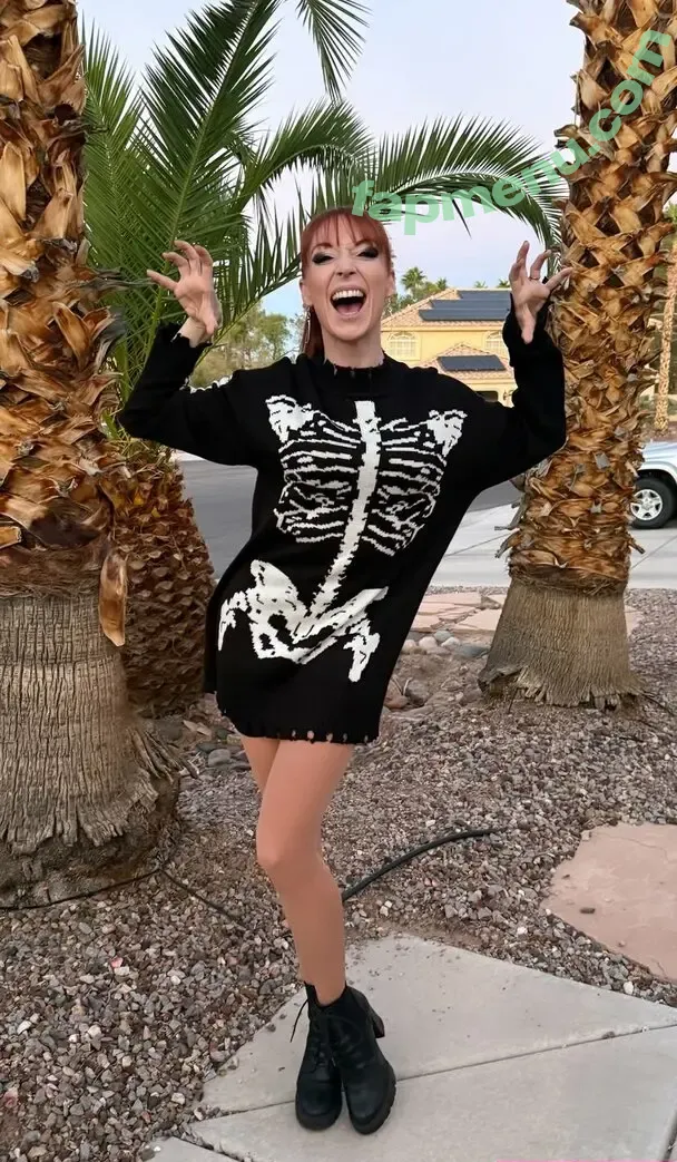 Lisa Foiles nude photo #0487 (lisafoiles)