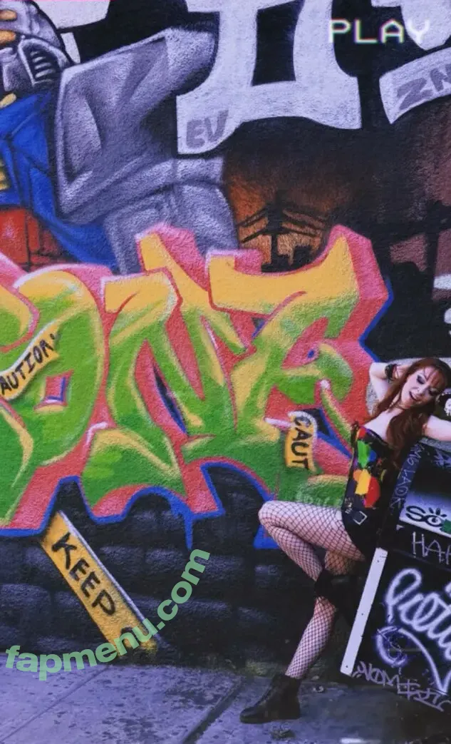 Lisa Foiles nude photo #0514 (lisafoiles)