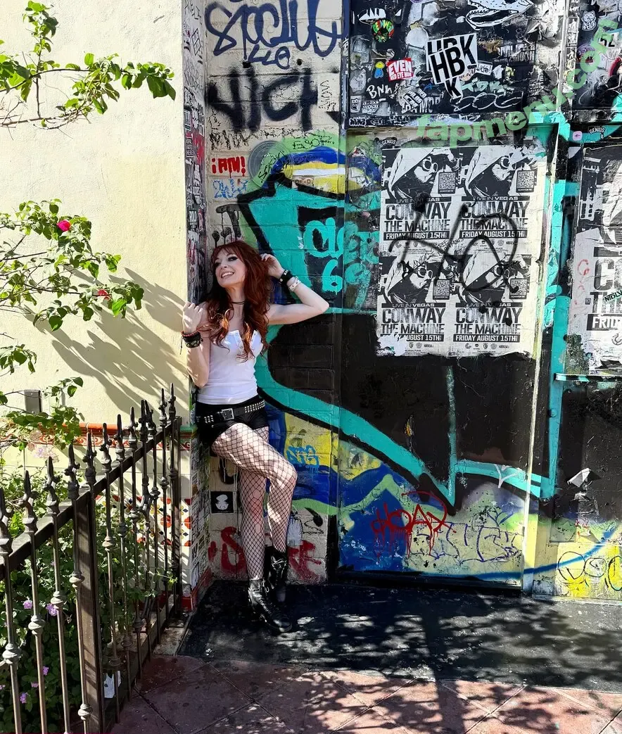 Lisa Foiles nude photo #0521 (lisafoiles)