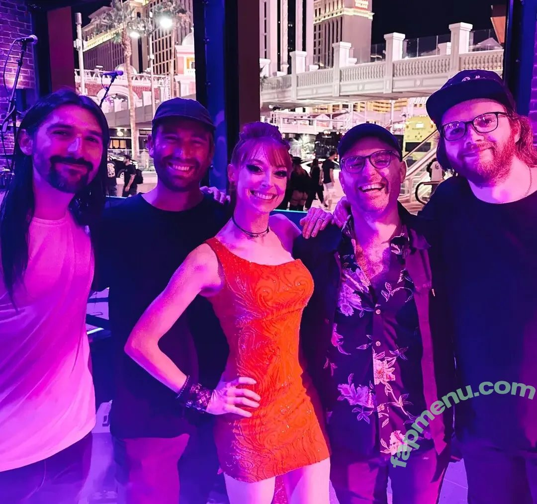 Lisa Foiles nude photo #0525 (lisafoiles)