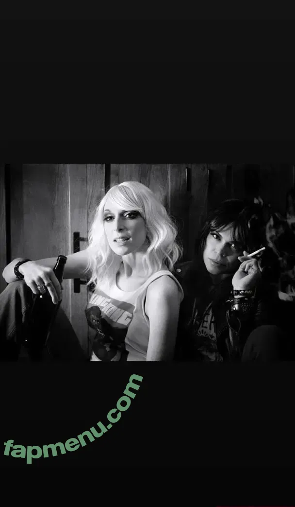 Lisa Foiles nude photo #0543 (lisafoiles)