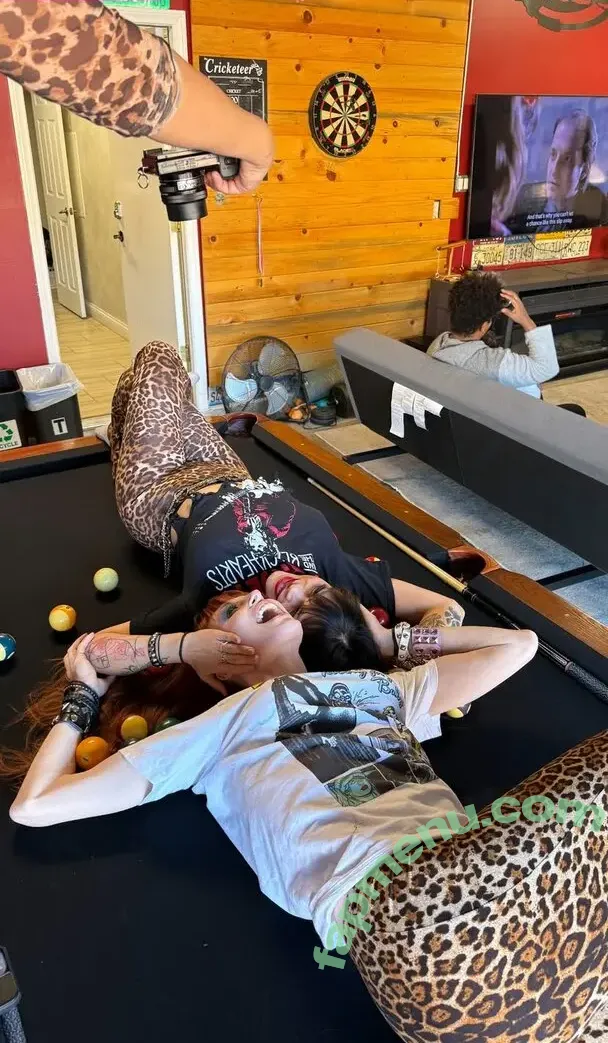 Lisa Foiles nude photo #0545 (lisafoiles)