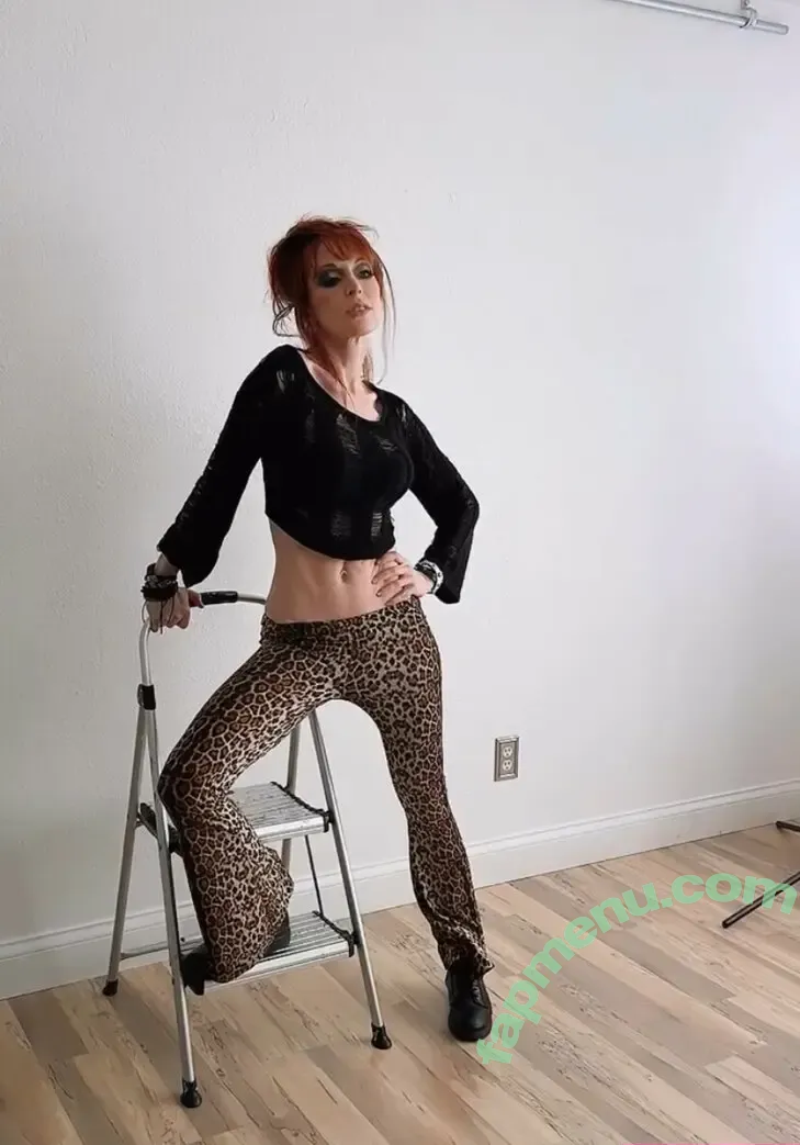 Lisa Foiles nude photo #0550 (lisafoiles)