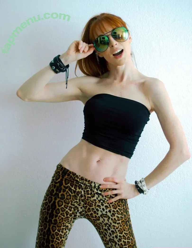 Lisa Foiles nude photo #0561 (lisafoiles)