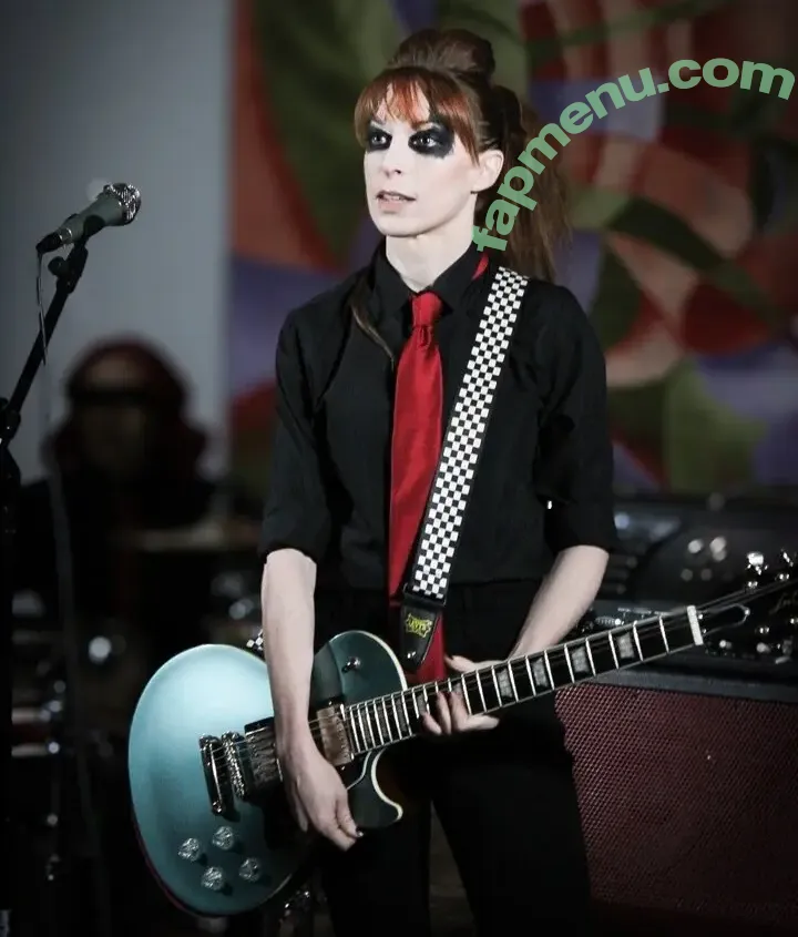 Lisa Foiles nude photo #0572 (lisafoiles)