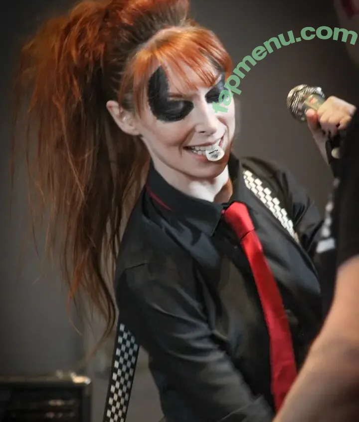 Lisa Foiles nude photo #0575 (lisafoiles)