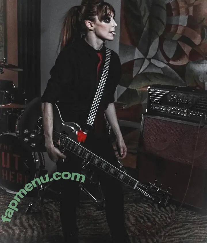 Lisa Foiles nude photo #0579 (lisafoiles)