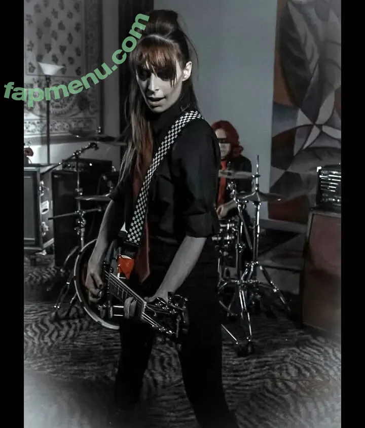 Lisa Foiles nude photo #0583 (lisafoiles)