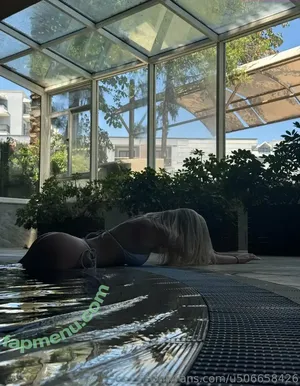 lisa_knows / lisa_knows_s nude photo #0001