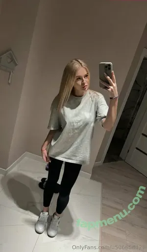 lisa_knows / lisa_knows_s nude photo #0010