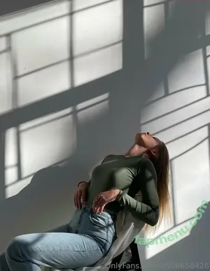 lisa_knows / lisa_knows_s nude photo #0014