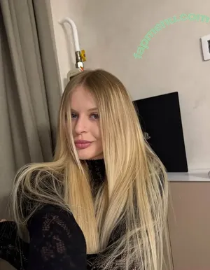 lisa_knows / lisa_knows_s nude photo #0028