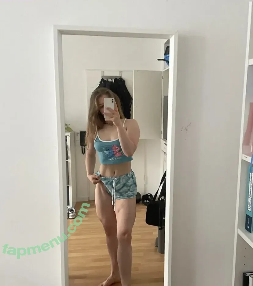 Lisa.lth nude photo #0041 (Lisa.lth)