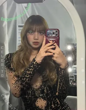 Lisa Manobal / lalalalisa_m nude photo #0057