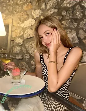 Lisa Manoban / lalalalisa_m nude photo #0060