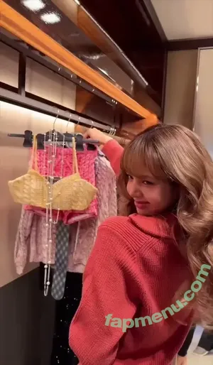 Lisa Manoban / lalalalisa_m nude photo #0119