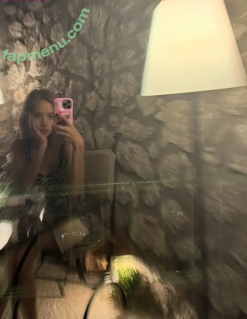 Lisa Manoban nude photo #0059 (lalalalisa_m)