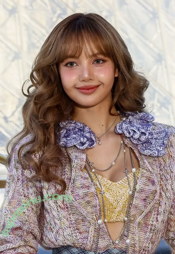 Lisa Manoban nude photo #0078 (lalalalisa_m)