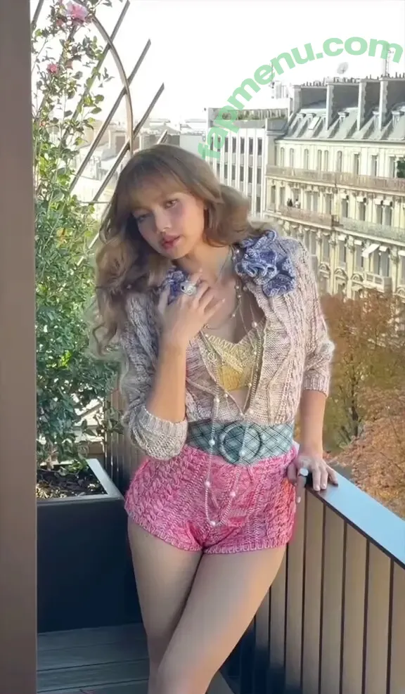 Lisa Manoban nude photo #0125 (lalalalisa_m)