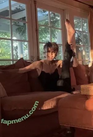 Lisa Rinna / lisarinna nude photo #0412