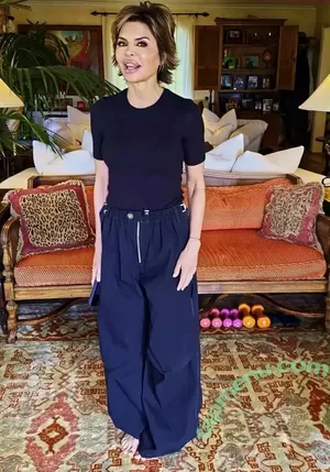 Lisa Rinna / lisarinna nude photo #0416