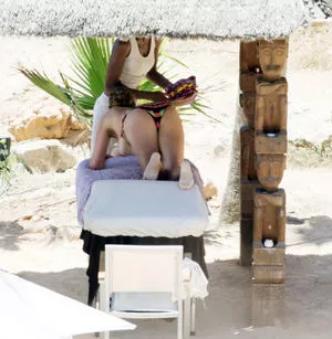 Lisa Snowdon / lisa_snowdon nude photo #0009