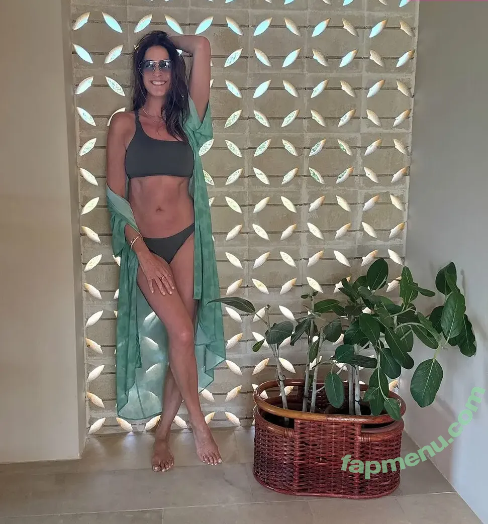Lisa Snowdon nude photo #0404 (lisa_snowdon)