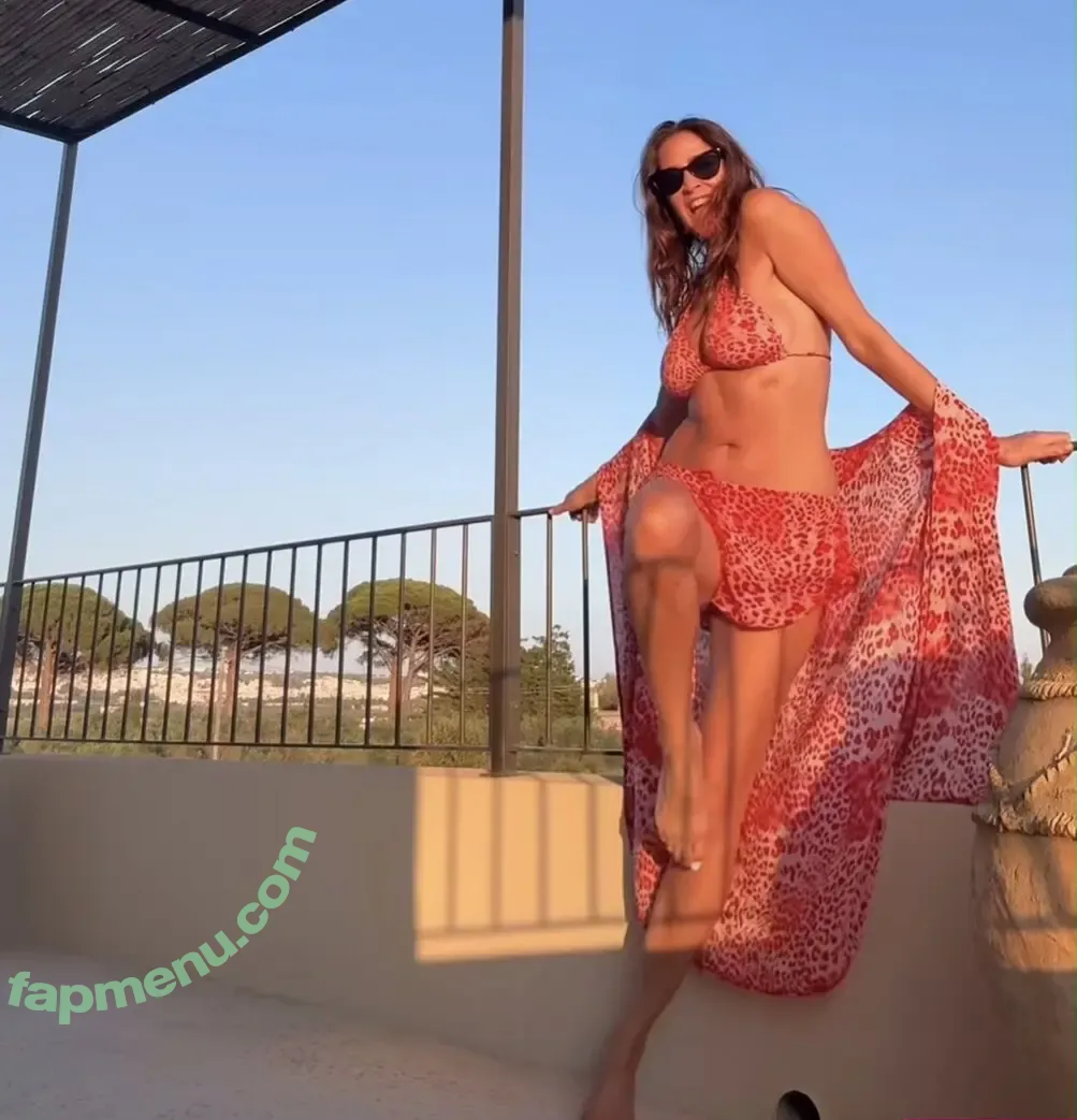 Lisa Snowdon nude photo #0407 (lisa_snowdon)