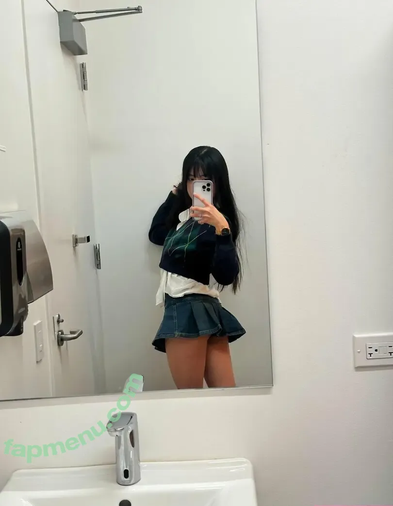 Lisa Tung nude photo #0002 (_lisatung / artsybylisa)