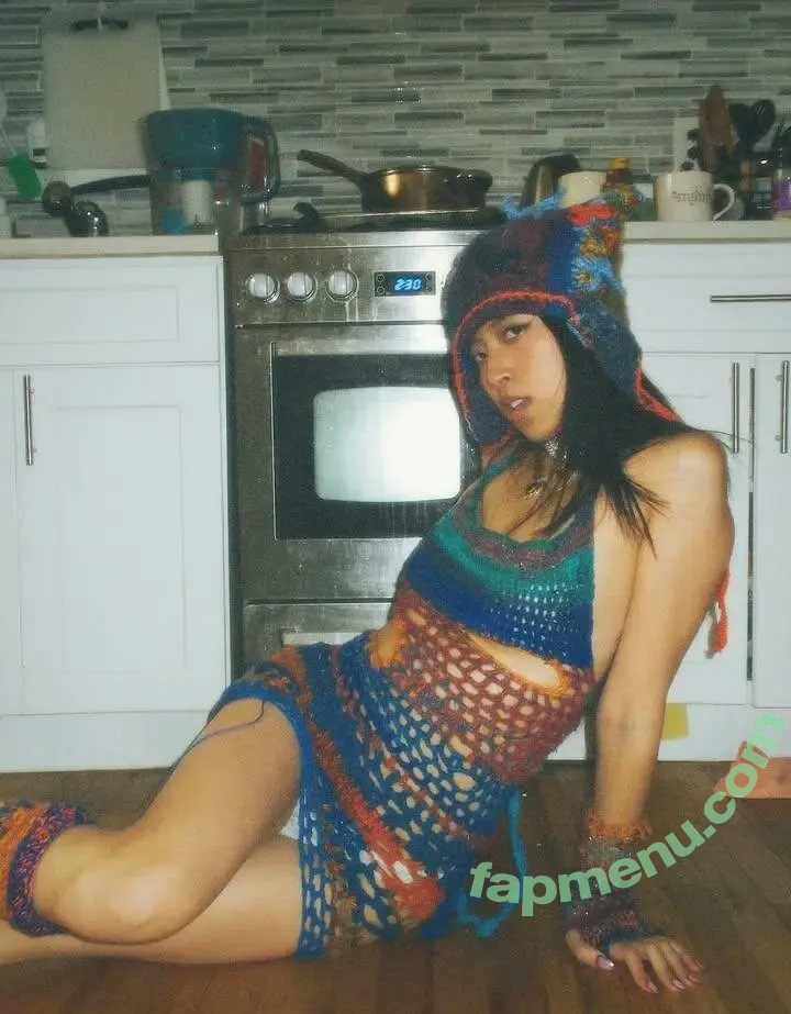 Lisa Tung nude photo #0051 (_lisatung / artsybylisa / lisatung)