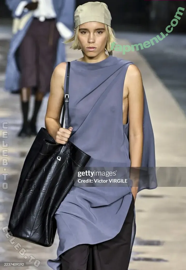 Lisa und Lena nude photo #0156 (lisaandlena)