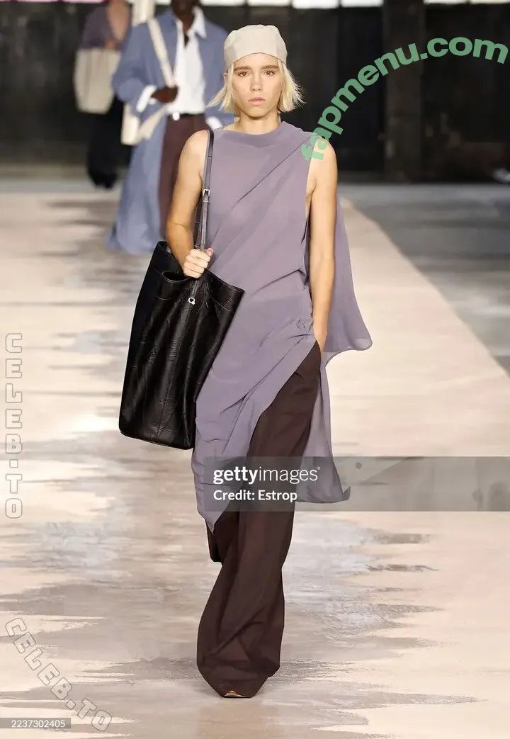 Lisa und Lena nude photo #0158 (lisaandlena)