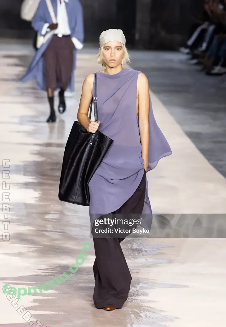 Lisa und Lena nude photo #0160 (lisaandlena)