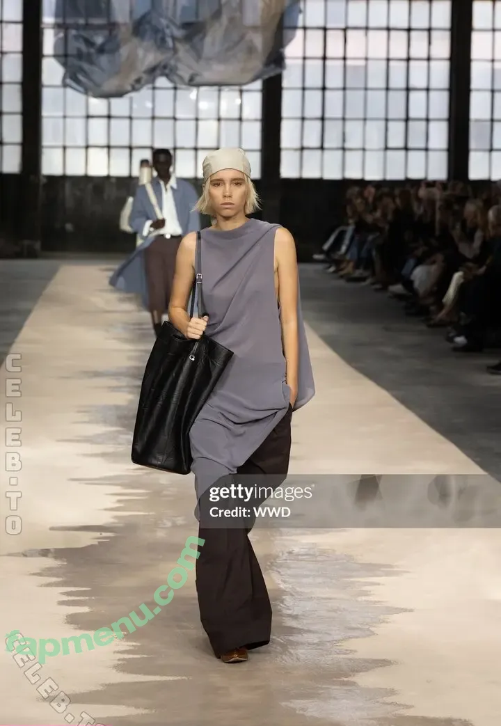 Lisa und Lena nude photo #0161 (lisaandlena)