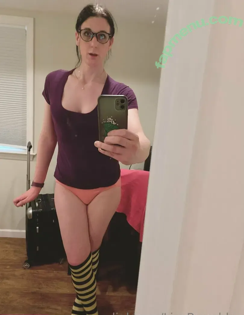 lisabrambles nude photo #0026 (lisabrambles)