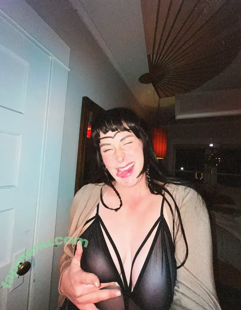 lisahoneybae nude photo #0030 (lisahoneybee)