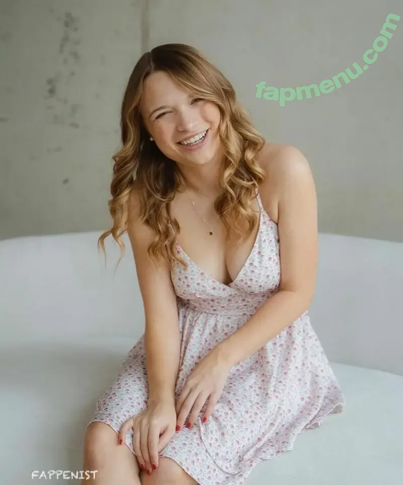 LisaKueppers nude photo #0009 (LisaKueppers)
