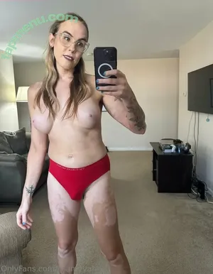  nude photo #0001