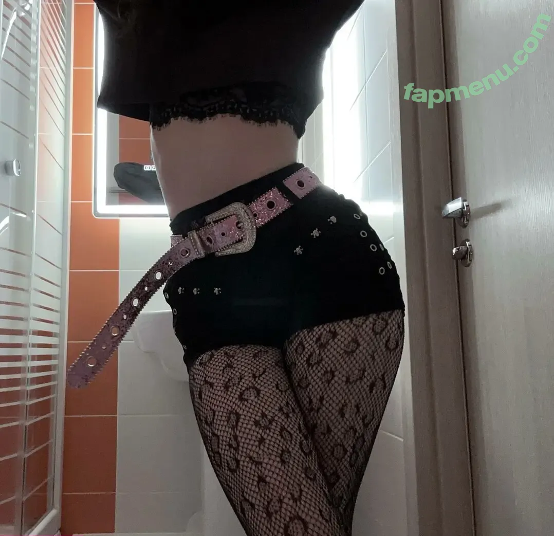 lisanleri nude photo #0016 (lisa / lisadeniro)