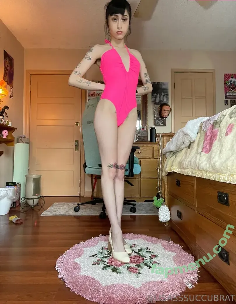 lisathesuccubrat nude photo #0215 (lisasssuccubrat / lisatheusername / papa lisa)