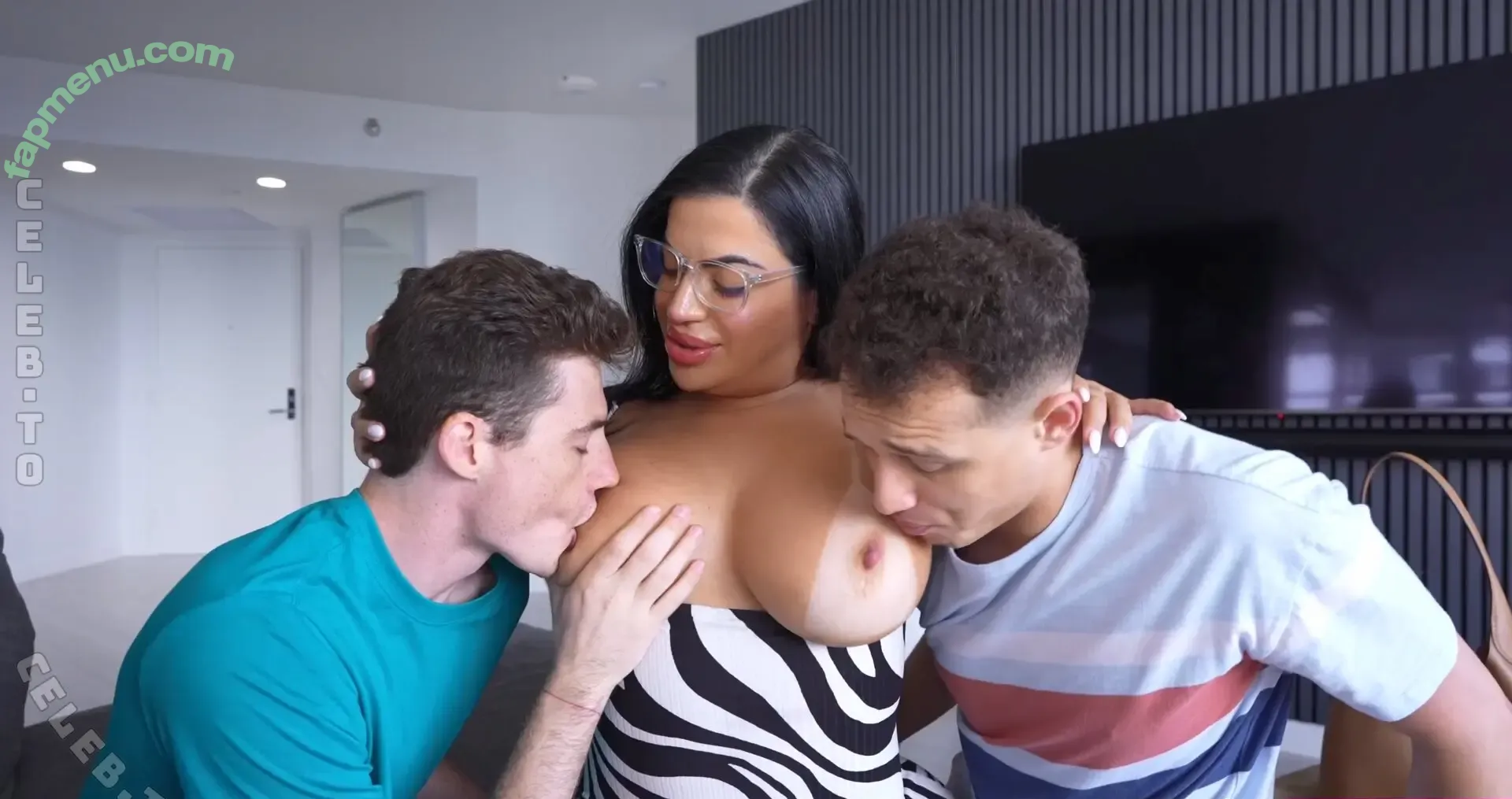 Lissa Aires nude photo #0523 (iwantlissaaires / lisa martiz / lissaaires / lissaairesa)